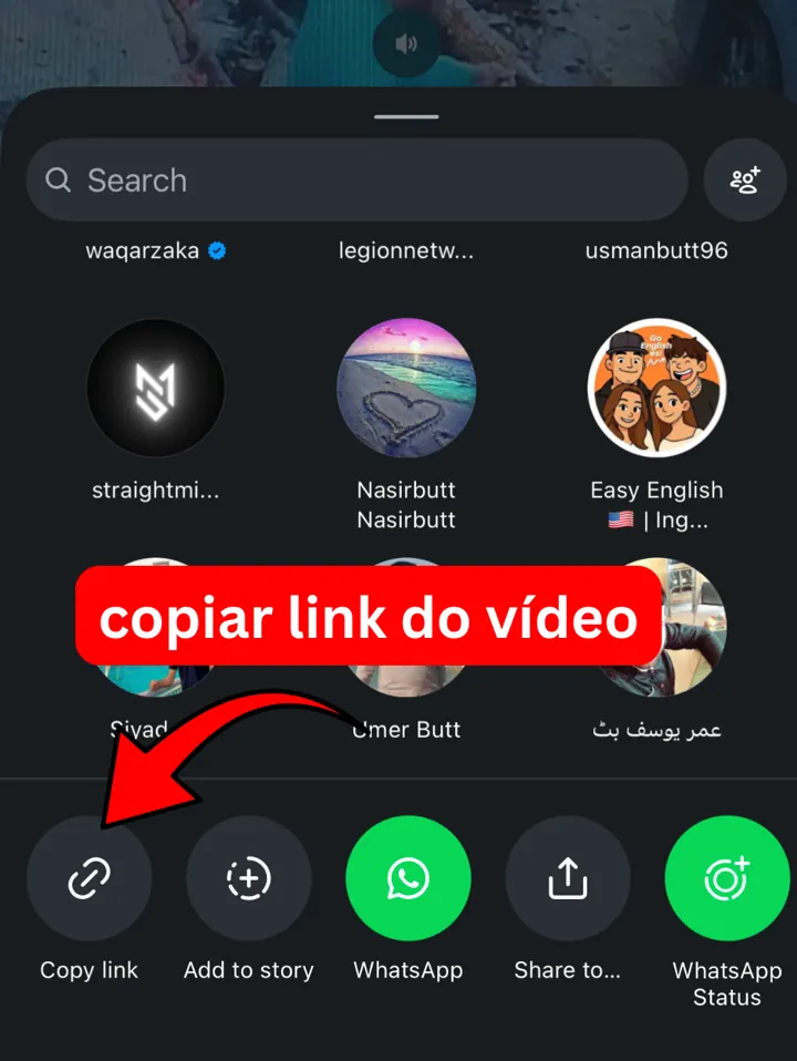 Print do menu de compartilhar do Instagram com o botão Copiar link destacado por uma seta vermelha